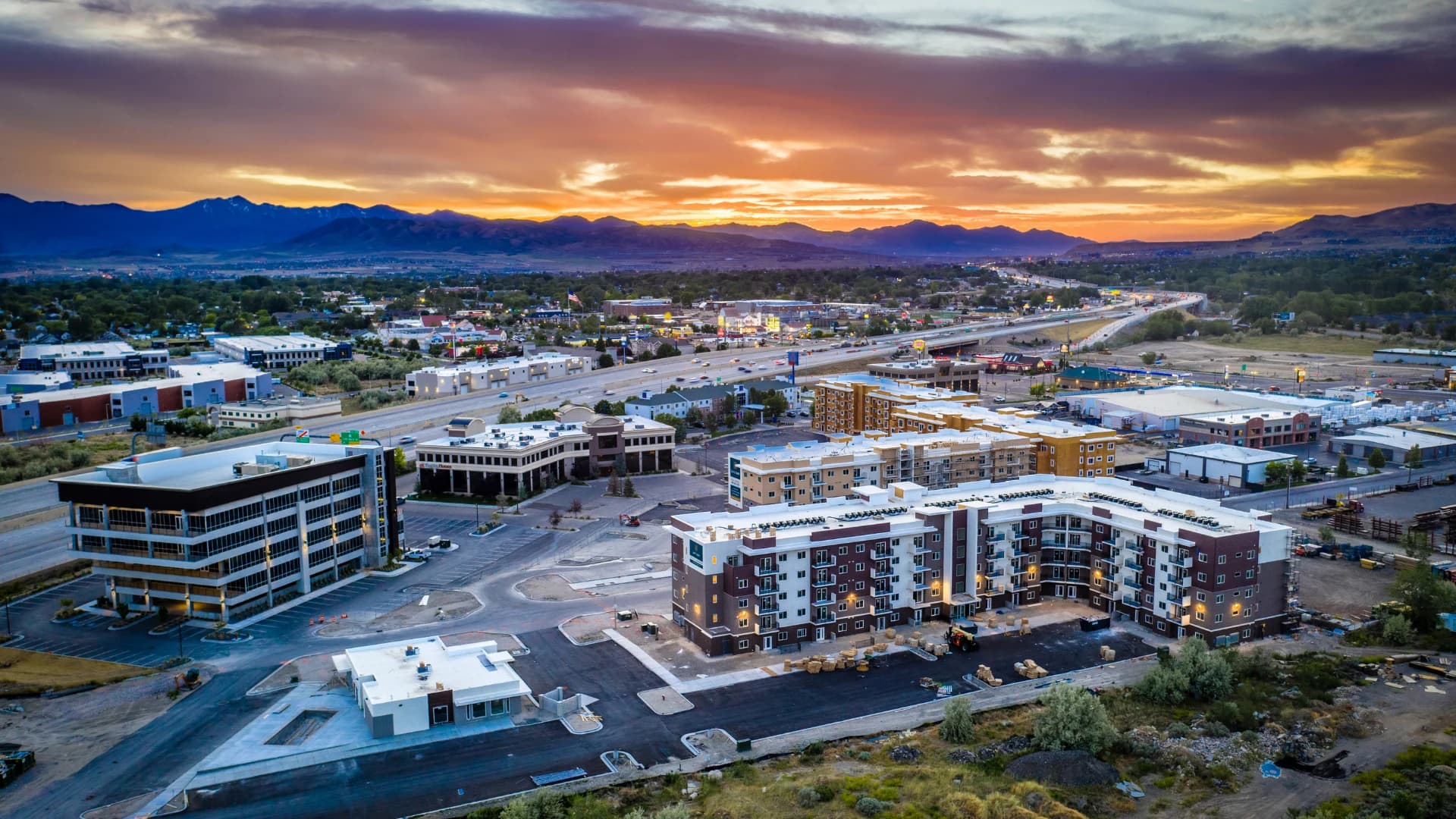 Lehi, Utah at sunset with the mountains on the horizon